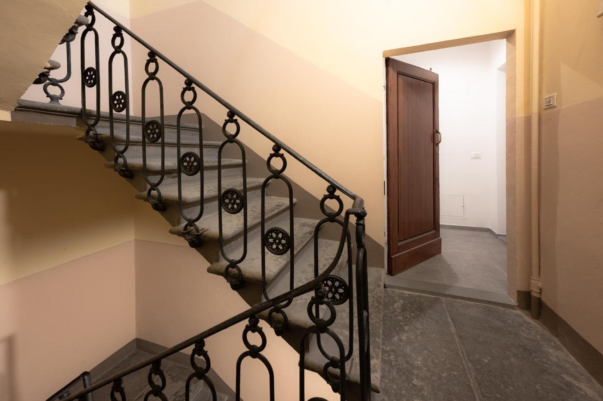 Via Ponte Alle Mosse, 19 - Florence Charming Apartments - A Chic, Newly Renovated Apartment Near Tram Leopolda, A Few Min From Downtown ภายนอก รูปภาพ
