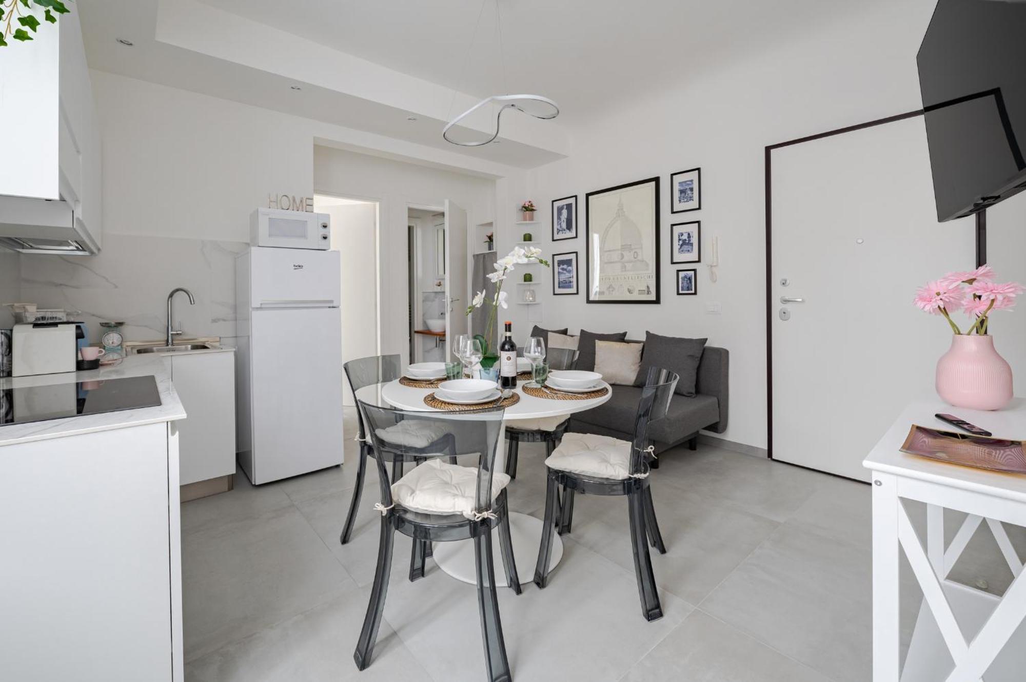 Via Ponte Alle Mosse, 19 - Florence Charming Apartments - A Chic, Newly Renovated Apartment Near Tram Leopolda, A Few Min From Downtown ภายนอก รูปภาพ