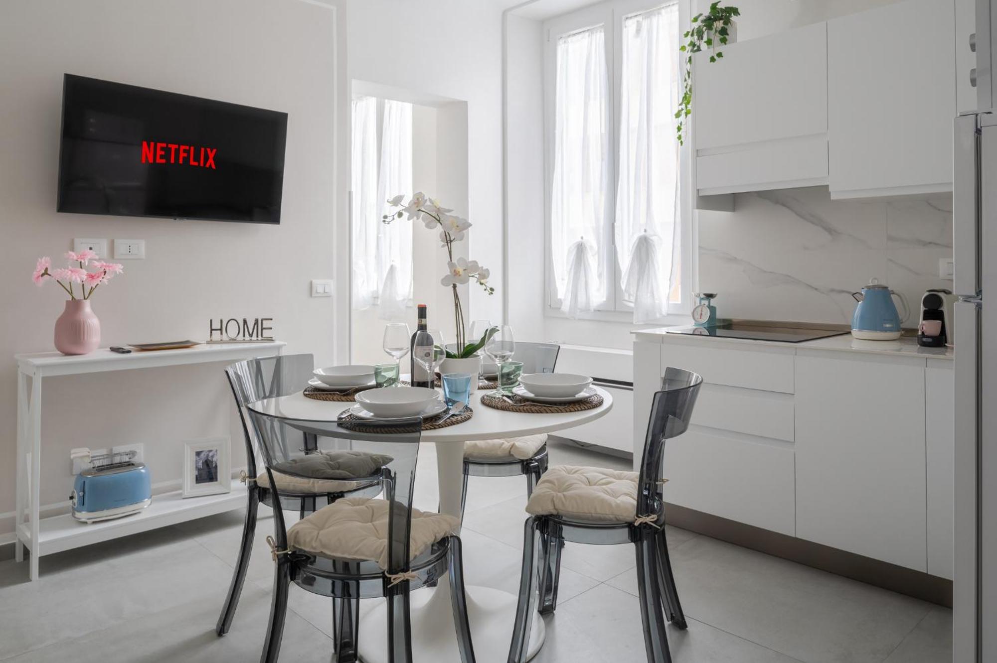Via Ponte Alle Mosse, 19 - Florence Charming Apartments - A Chic, Newly Renovated Apartment Near Tram Leopolda, A Few Min From Downtown ภายนอก รูปภาพ
