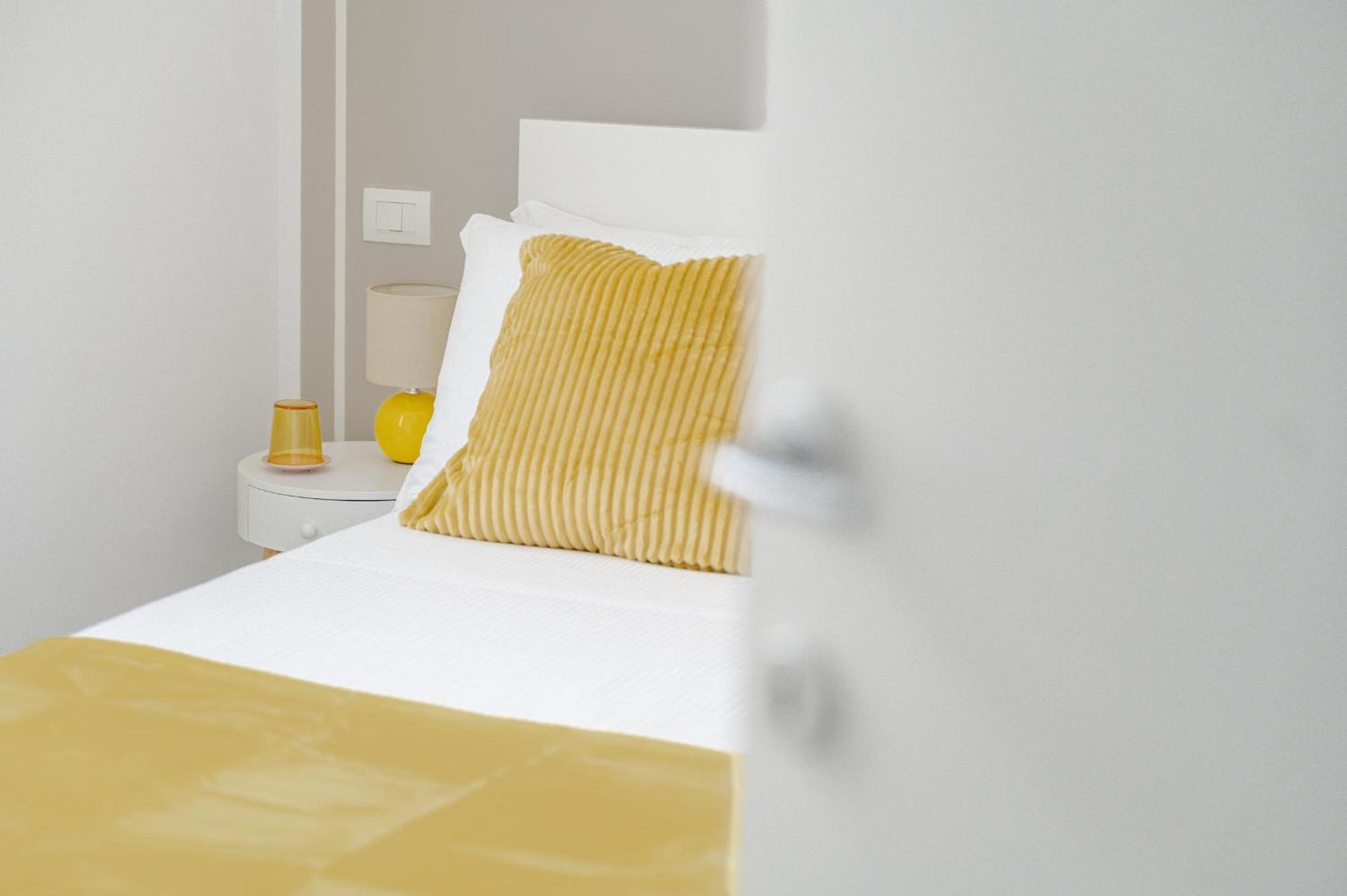 Via Ponte Alle Mosse, 19 - Florence Charming Apartments - A Chic, Newly Renovated Apartment Near Tram Leopolda, A Few Min From Downtown ภายนอก รูปภาพ