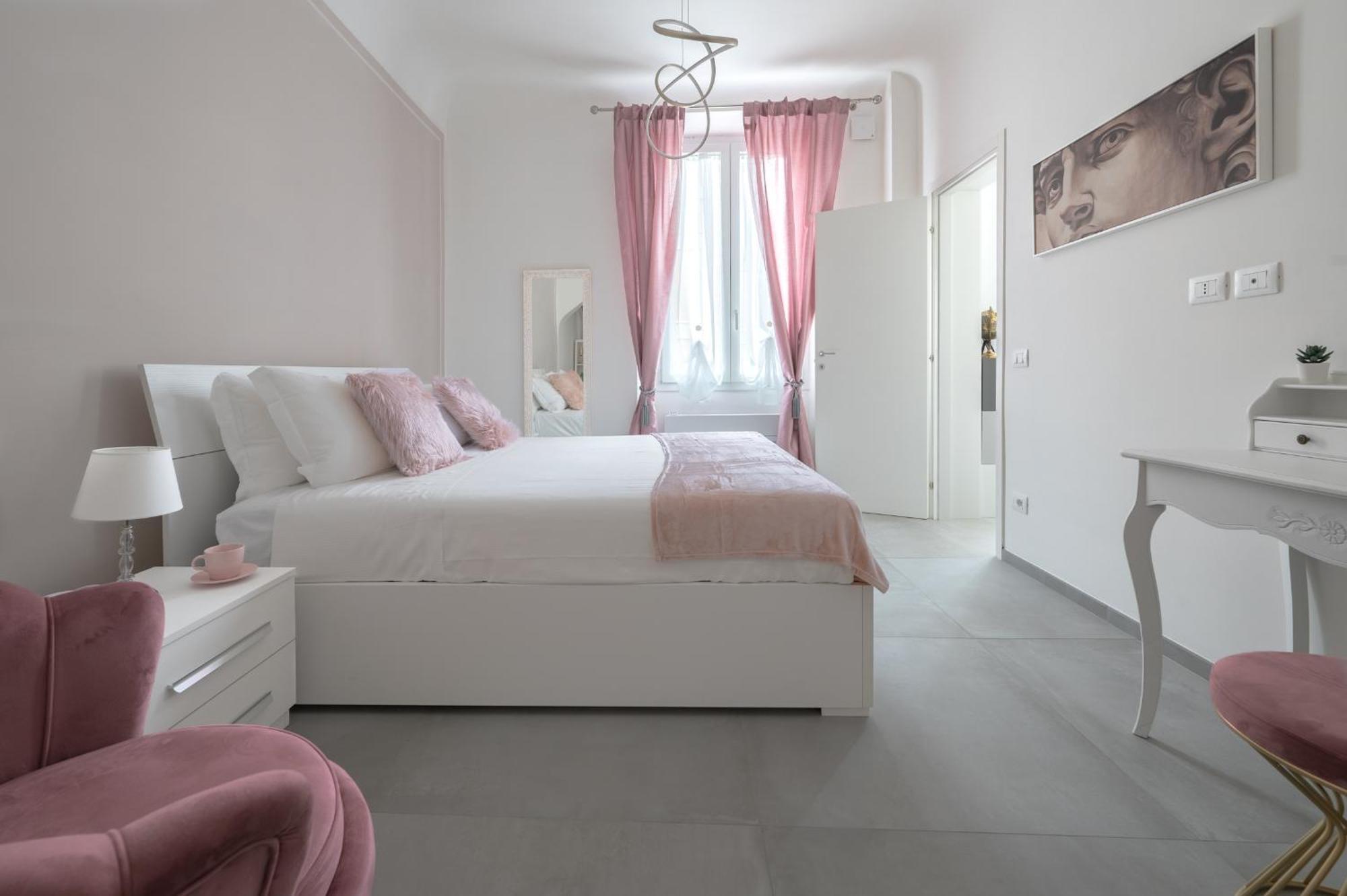 Via Ponte Alle Mosse, 19 - Florence Charming Apartments - A Chic, Newly Renovated Apartment Near Tram Leopolda, A Few Min From Downtown ภายนอก รูปภาพ